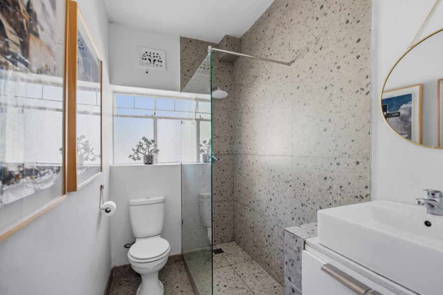 2 Bedroom Property for Sale in Sea Point Western Cape